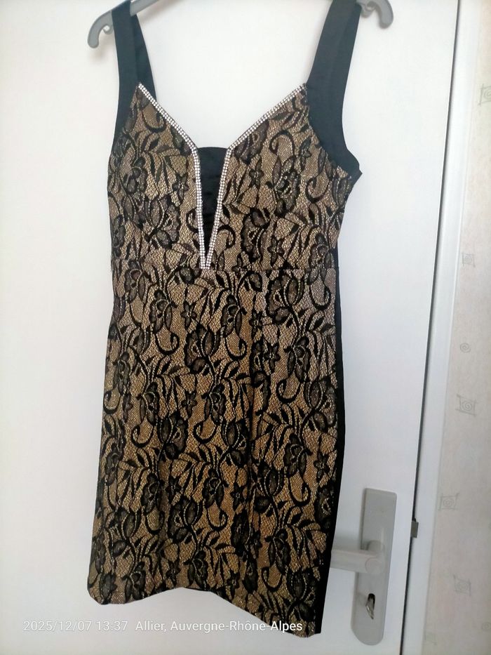 👗1 robe pour les fêtes - photo numéro 5