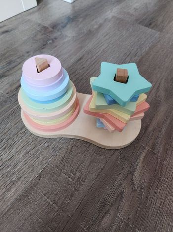 Jouet en bois à empiler