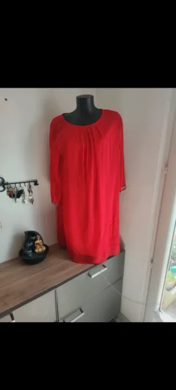 Robe taille 44 rouge marque body flirt