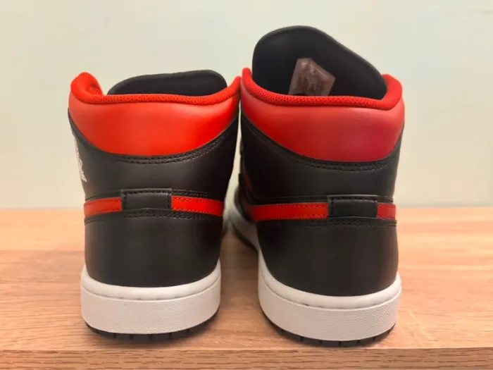 Air jordan 1 mid rouge et noire - photo numéro 4
