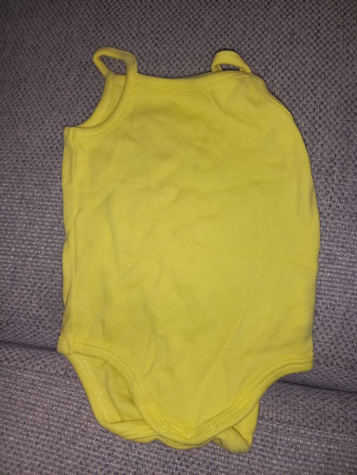 Lot 2 bodies bretelles 62 cm - photo numéro 4