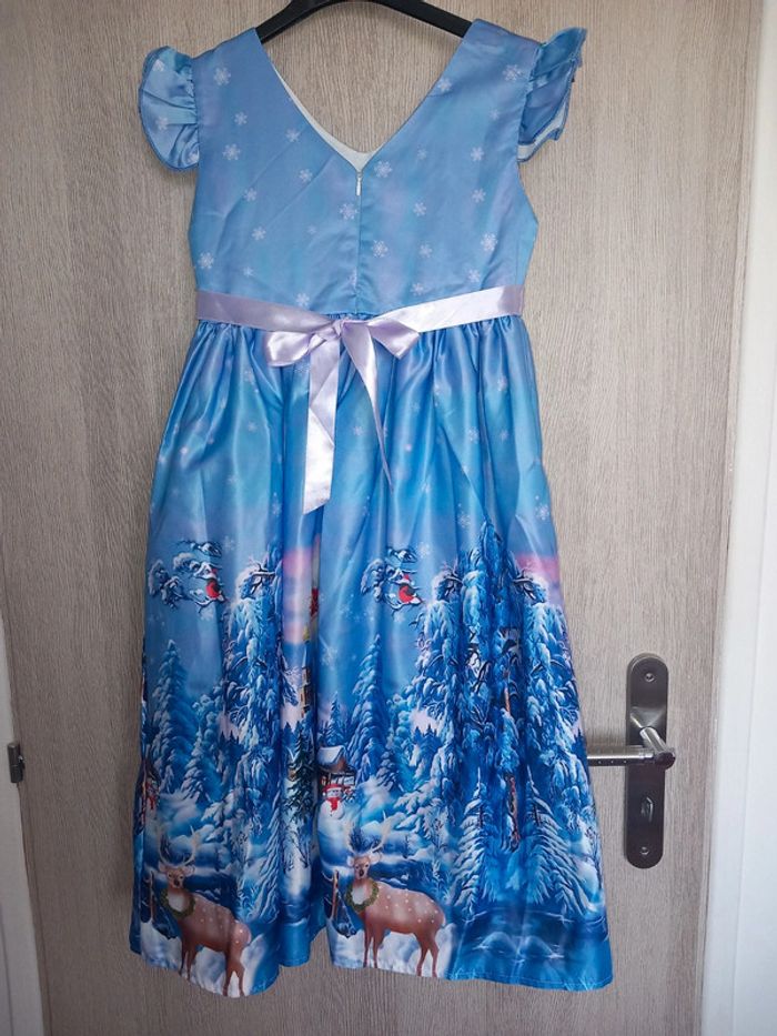 Magnifique robe de Noël aux jolis motifs de Noël - photo numéro 2