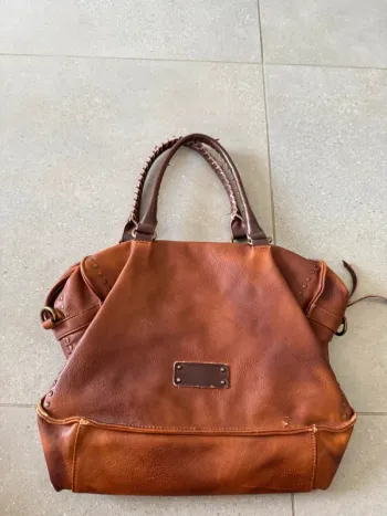 Sac à main marron, il y a des marques d'usures, 35x25cm