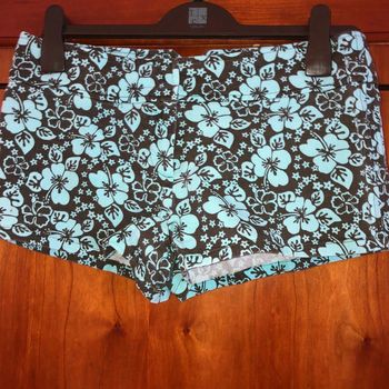Short fleuri 40