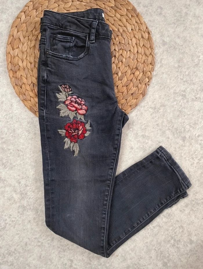 Jeans brodé fleurs Camaïeu 34