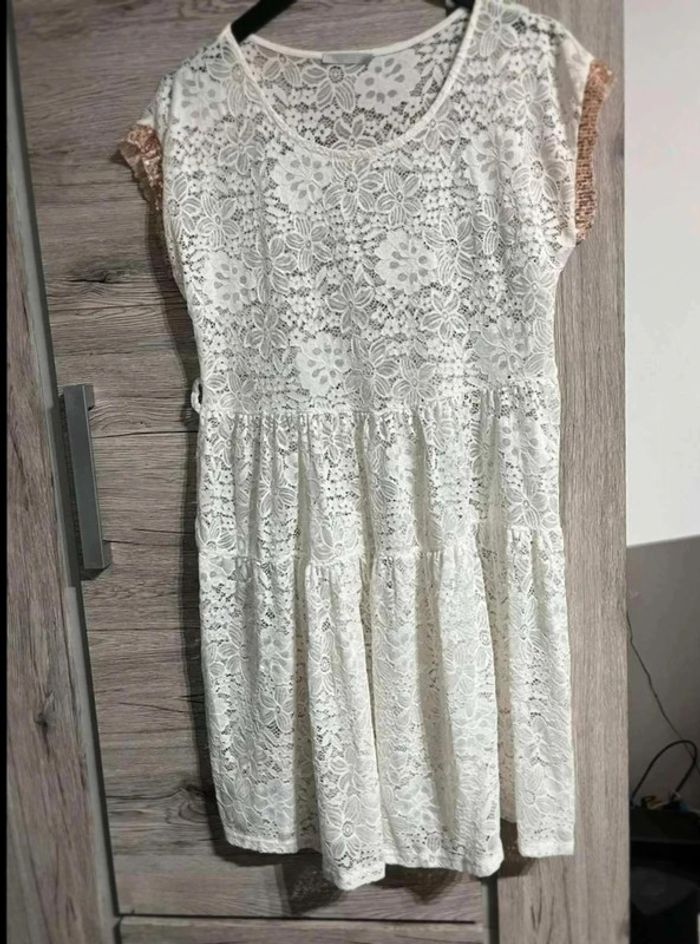 Robe  été  en  dentelle  blanche 42/44  femme
