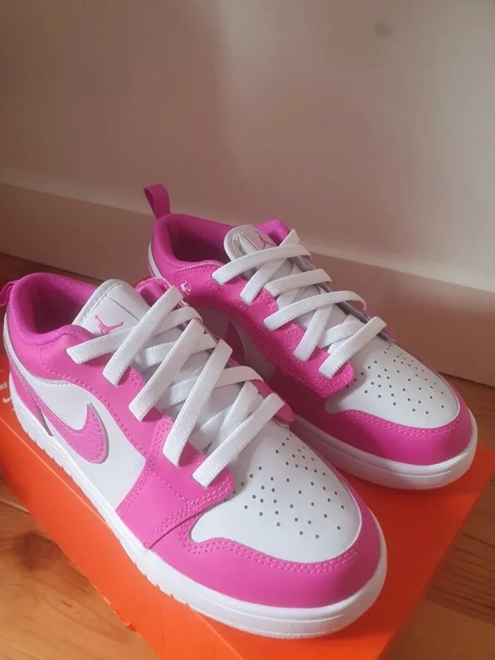 Nike Jordan 1 Low "Pink"(34) - photo numéro 3