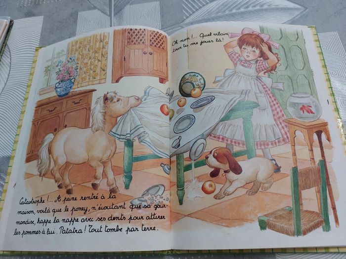 Livre Bonjour! Petit poney 1982 - photo numéro 3