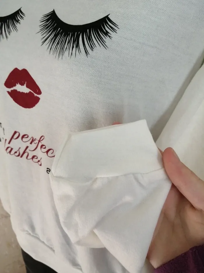 Pull crème à messages avec visage de femme / Mim / (L) - photo numéro 3
