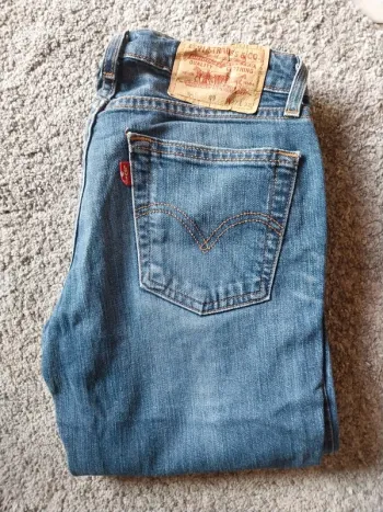 Jean's Levis 545 . 27/32