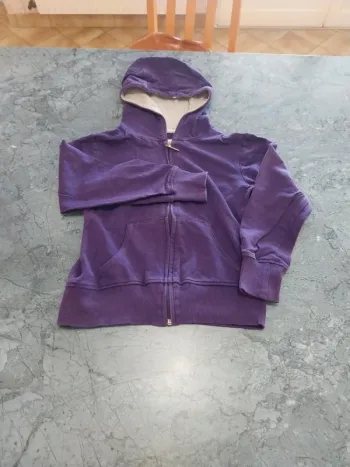 Veste à capuche T.8ans