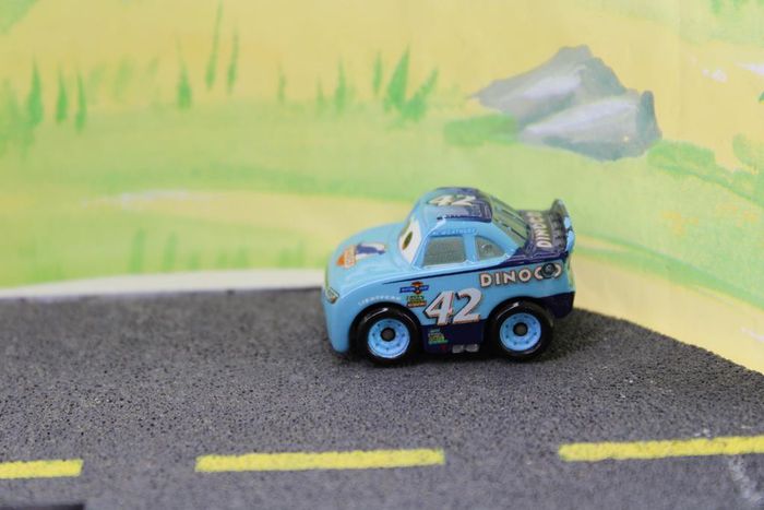 Disney Pixxar cars mini racer Cal Weather - photo numéro 2