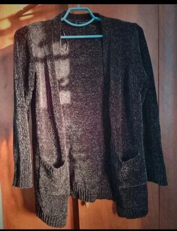 Cardigan taille 5 noir avec reflet gris