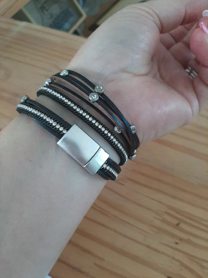 Bracelet noir - photo numéro 2