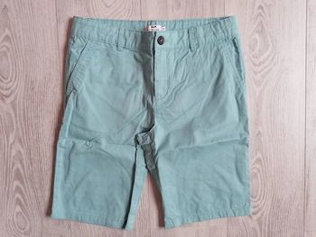 bermuda Cyrillus 
Taille 14 ans
Neuf juste lavé
