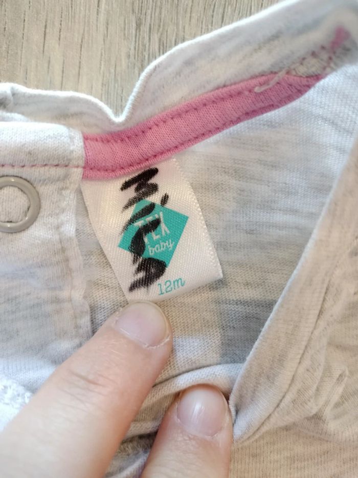 Top gris 1 an - photo numéro 3