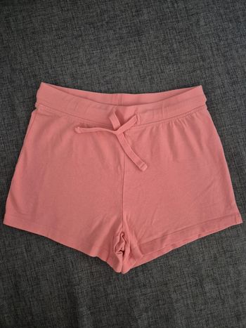 Short fille