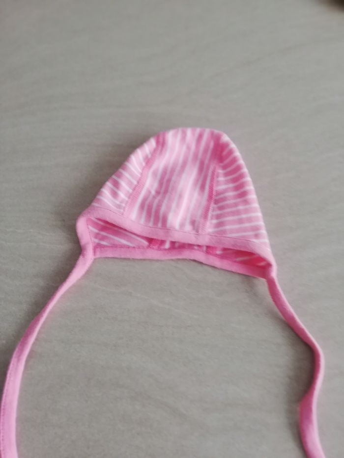 Lot fille 4 bodys et un bonnet 1 mois - photo numéro 5