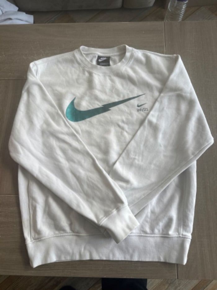 Pull Nike