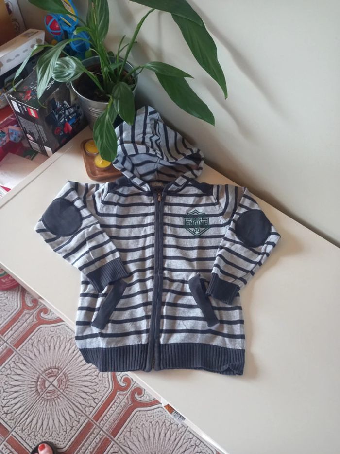 Gilet à capuche 4 ans