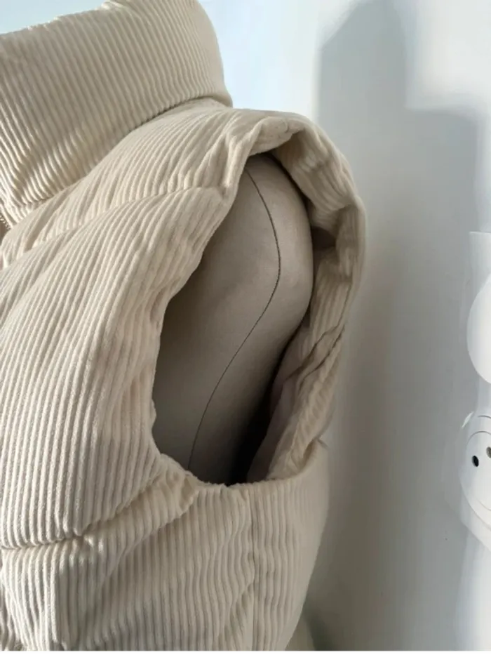 Doudoune sans manches beige en velours côtelé - photo numéro 3