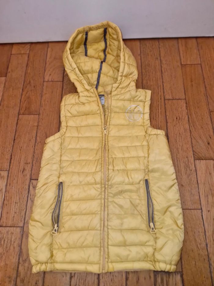 Doudoune sans manche okaidi jaune taille 10 ans