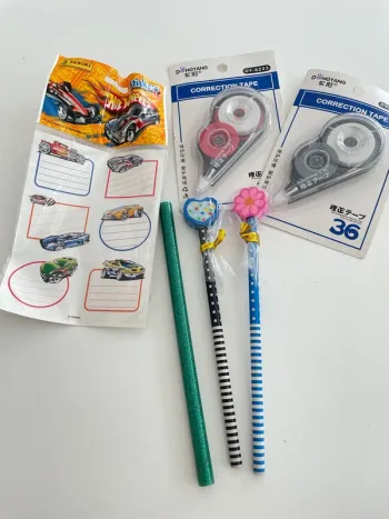 Mini set de rentrée : correcteurs, crayons, gomme, étiquettes