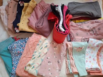 Gros lot de bas fille . Pantalons / leggings