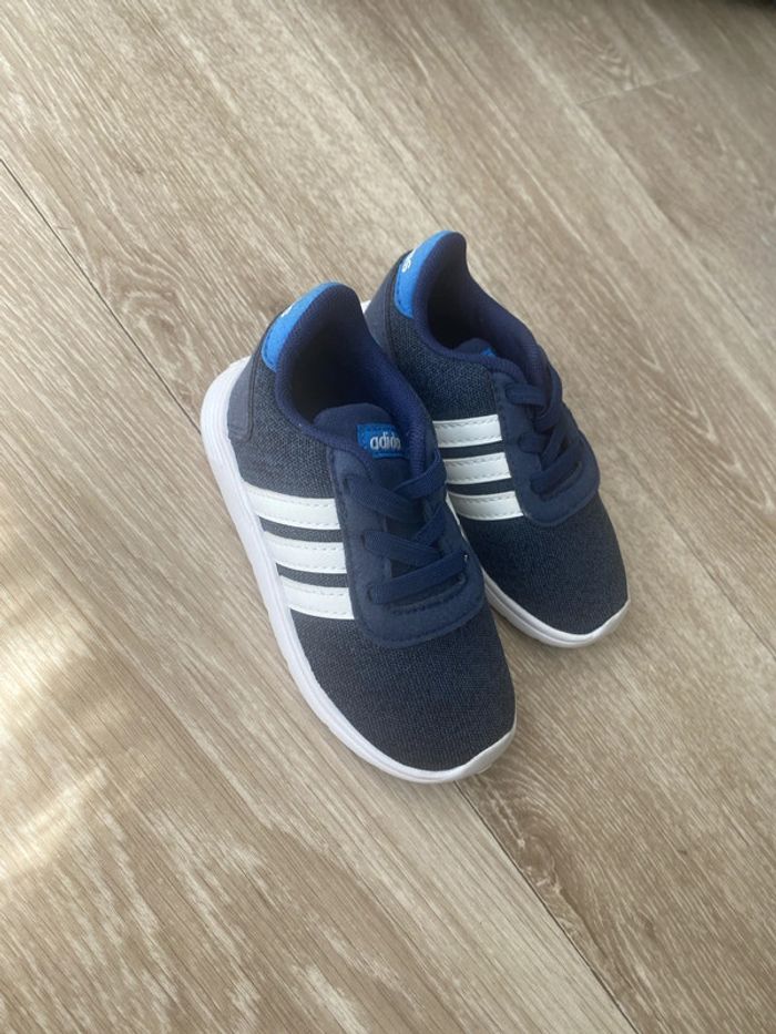 Basket adidas taille 22 neuve - photo numéro 2