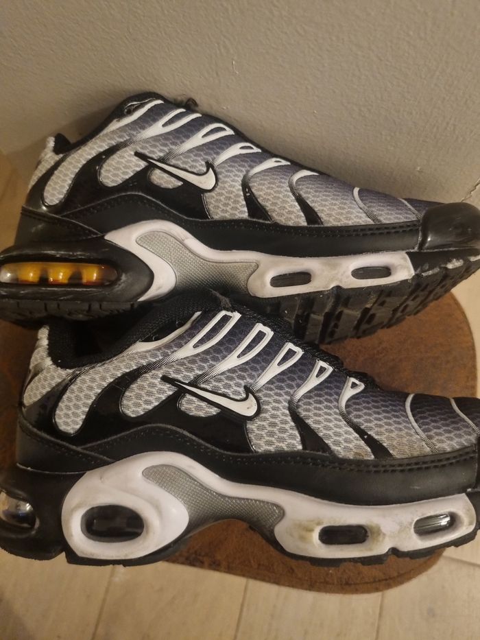 Basket TN taille 33 - photo numéro 5