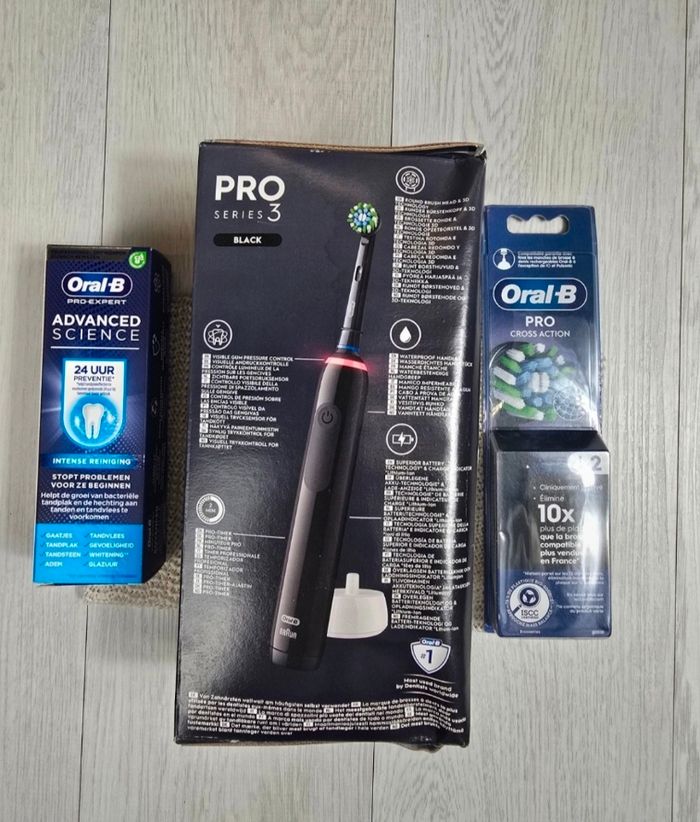 🌟 Brosse a dent electrique oral B pro 3 noire + 4 brossettes  + dentifrice 🌟 - photo numéro 2