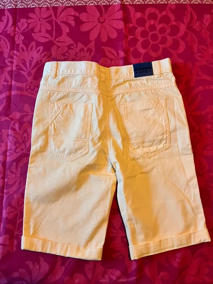 Short jaune - photo numéro 2