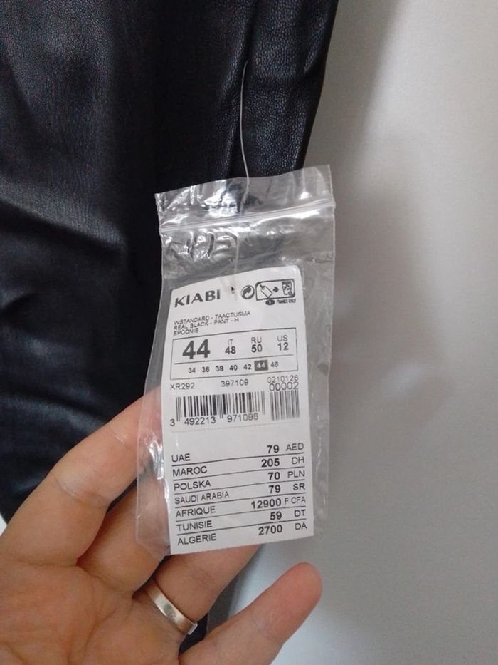 Pantalon simili cuir taille 44 neuf - photo numéro 2