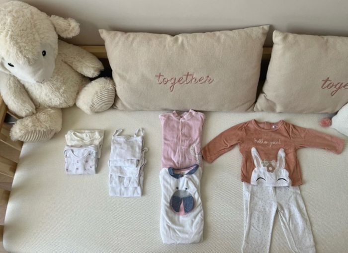 Lot de vêtements bébé fille 18 mois, 71 pièces neuves ou en très bon état! - photo numéro 9