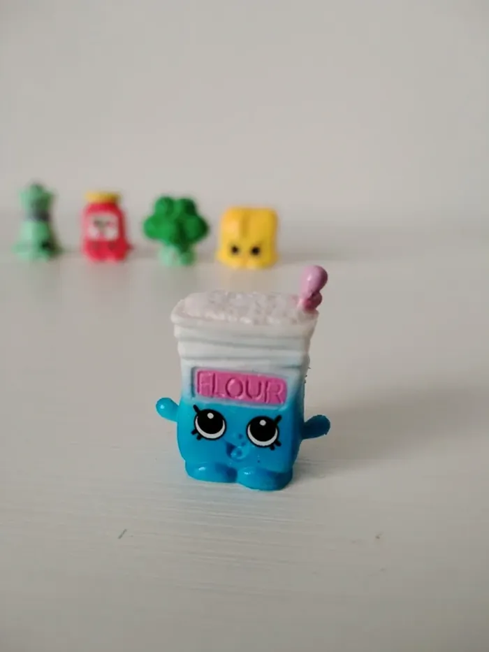 Lots de 13 figurines shopkins - photo numéro 10