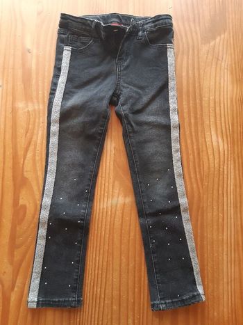 Pantalon jeans gris foncé et argenté