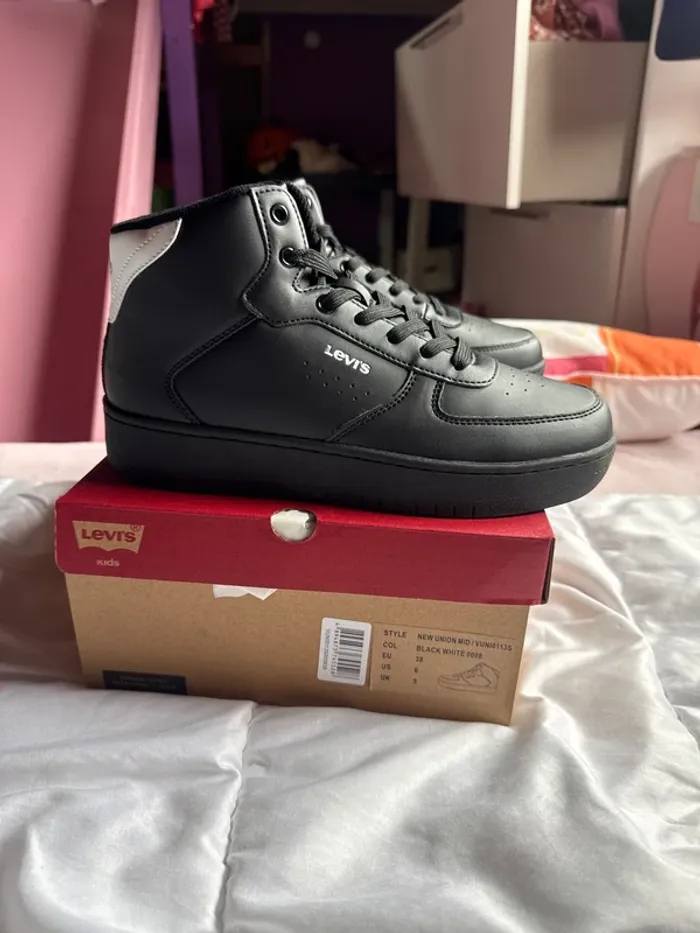 Superbes baskets montantes Levi’s neuves avec étiquette pointure 38 - photo numéro 5