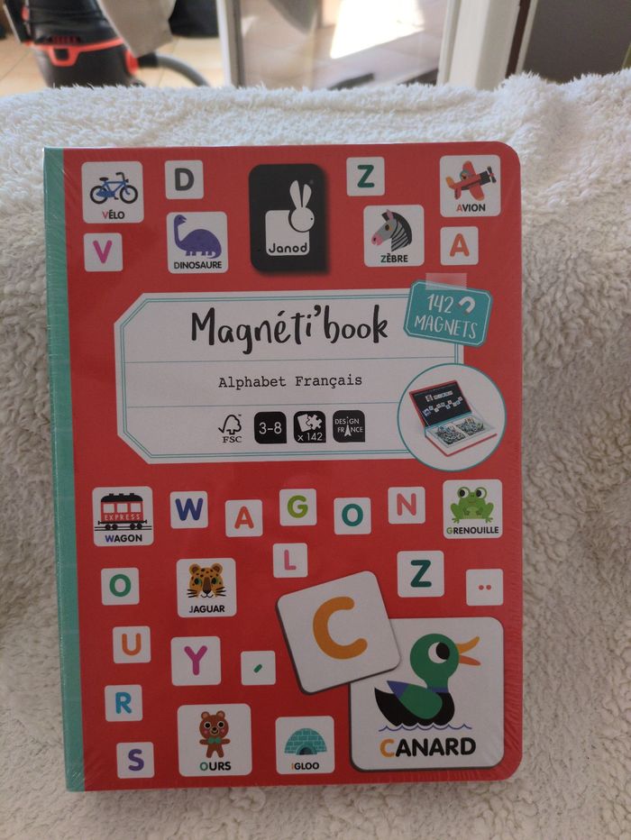 Magnetik book