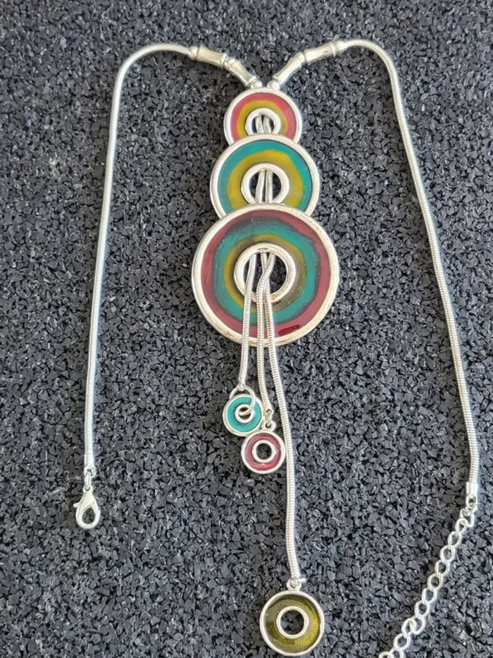 Magnifique collier Multicolore