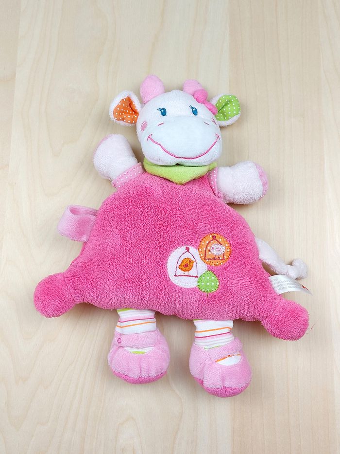 Doudou vache semi plat rose fuschia NICOTOY SIMBA bandana vert cage oiseau pois