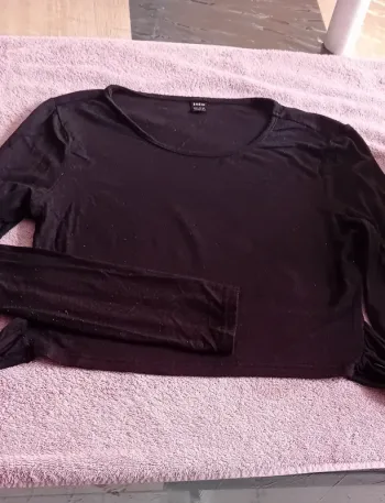 Joli Tee-shirt manches longues shein taille L en très bon état