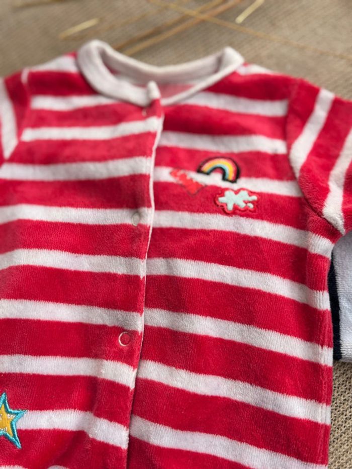 Lot de 3 pyjamas en velours taille 1 mois - photo numéro 5