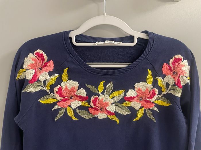 Pull brodé bleu - photo numéro 4