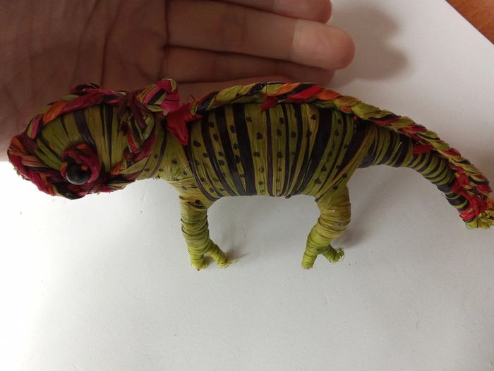 Caméléon en Rafia - photo numéro 3