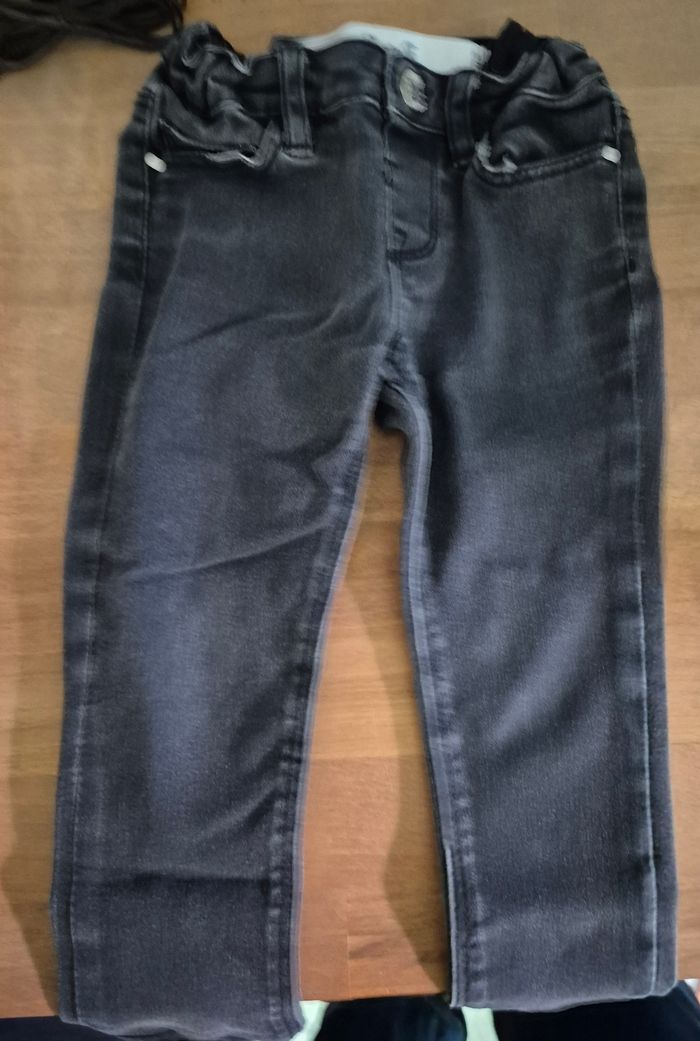 Lot vêtements fille 2 ans - photo numéro 3