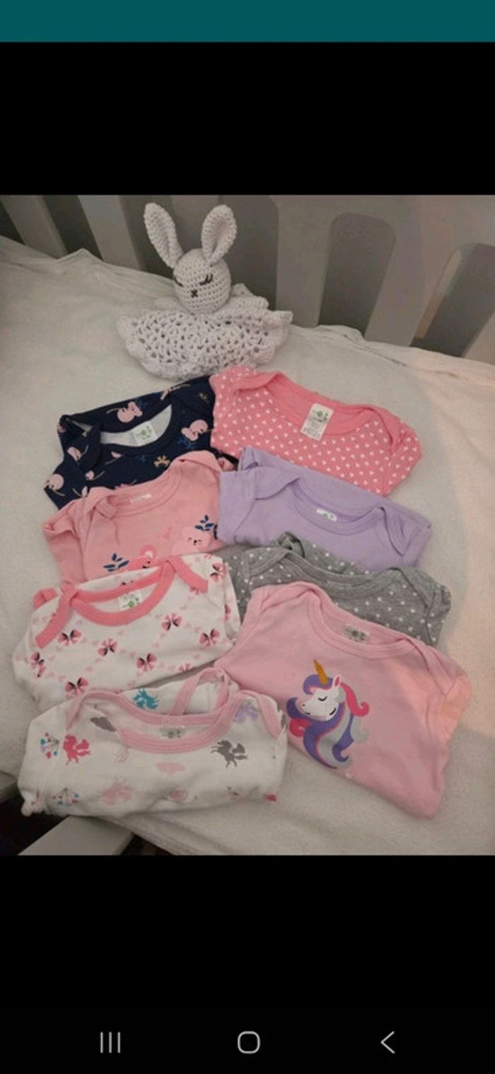 đ Lot de 8 body neuf fille 3 mois ML
