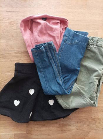 Lot 4 ans fille jupe jegging pantalon et gilet