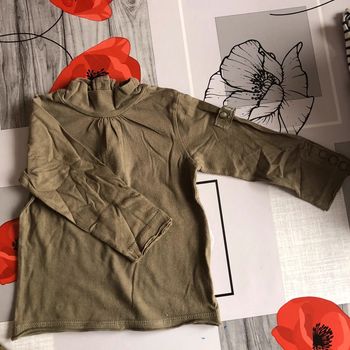 Tee shirt à manches longues col roulé