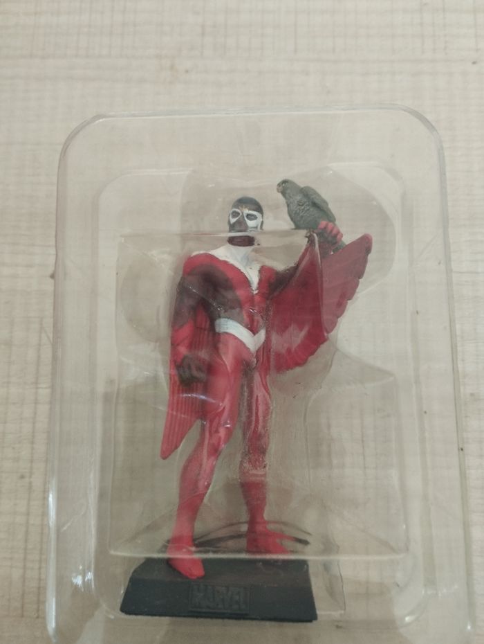 Figurine Marvel le faucon en plomb - photo numéro 2