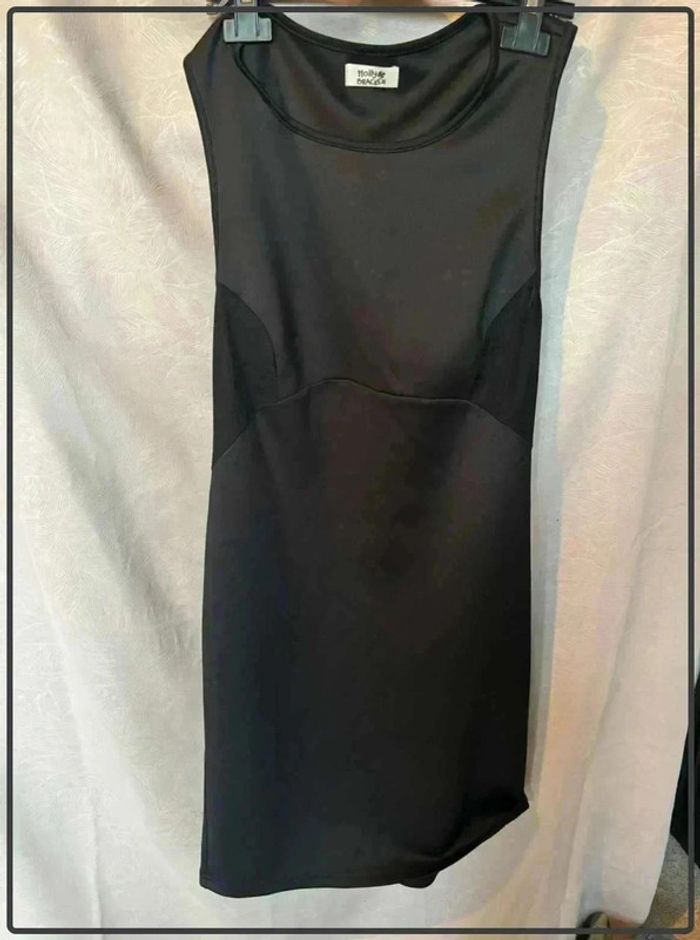 Magnifique  robe dos ouvert  taille  unique - photo numéro 3